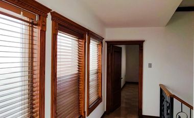 CASA EN VENTA EN BOSQUES DEL SAN FRANCISCO FRENTE A PARQUE CON ALBERCA