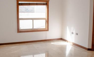 CASA EN VENTA EN BOSQUES DEL SAN FRANCISCO FRENTE A PARQUE CON ALBERCA