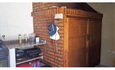 CASA CENTRICA CON LOCAL