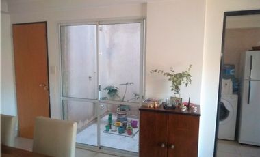 AMPLIO DEPARTAMENTO DE 1 DORMITORIO - PLANTA BAJA EN GRAN UBICACION!