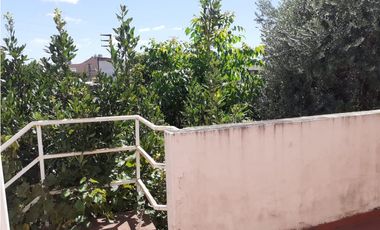 DEPOSITO / LOCAL VENTA CON VIVIENDA/OFICINA LOMAS DE SAN ISIDRO