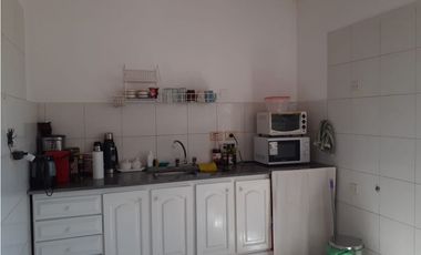 DEPOSITO / LOCAL VENTA CON VIVIENDA/OFICINA LOMAS DE SAN ISIDRO