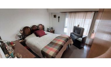 DEPARTAMENTO EN PLANTA BAJA DE 2 DORM - A PASOS DE PLAZA ESPAÑA -