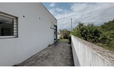 Venta Casa 2 Dormitorios Complejo Cerrado Zona La Toma