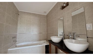 Venta Casa 2 Dormitorios Complejo Cerrado Zona La Toma