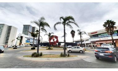 Local en renta en Lomas de Angelopolis I, Nueva Plaza en acceso a Lomas