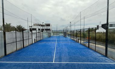 TERRENO EN RENTA CON CANCHAS DE PADEL EN EL YERBANIZ