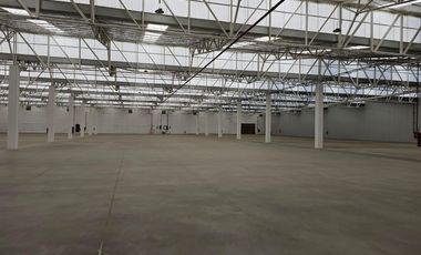 Bodega en renta de 8,200 m2 en Vallejo