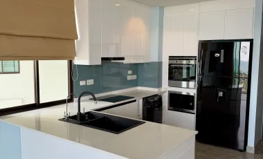 Beachfront, recently renovated luxury condo for sale