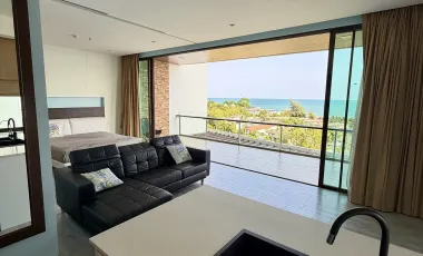 Beachfront, recently renovated luxury condo for sale
