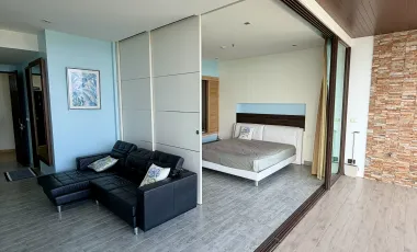 Beachfront, recently renovated luxury condo for sale