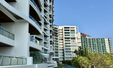 Beachfront, recently renovated luxury condo for sale