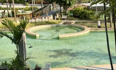 Beachfront, recently renovated luxury condo for sale