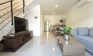 CASA EN RENTA CON PANELES SOLARES  2 REC. JARDINES DE MAYAKOBA AMUEBLADA