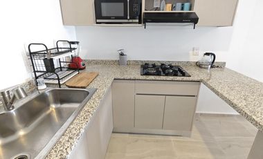 CASA EN RENTA CON PANELES SOLARES  2 REC. JARDINES DE MAYAKOBA AMUEBLADA