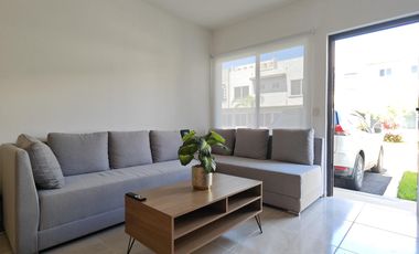 CASA EN RENTA CON PANELES SOLARES  2 REC. JARDINES DE MAYAKOBA AMUEBLADA