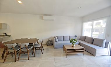 CASA EN RENTA CON PANELES SOLARES  2 REC. JARDINES DE MAYAKOBA AMUEBLADA