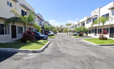 CASA EN RENTA CON PANELES SOLARES  2 REC. JARDINES DE MAYAKOBA AMUEBLADA