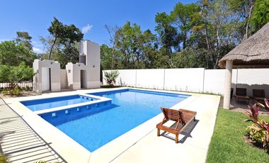 CASA EN RENTA CON PANELES SOLARES  2 REC. JARDINES DE MAYAKOBA AMUEBLADA