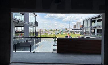 Renta Local Comercial 52m² | Plaza Quiwi Juriquilla La Condesa | $18,000