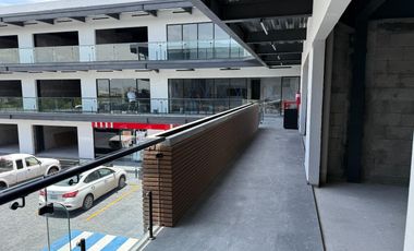 Renta Local Comercial 52m² | Plaza Quiwi Juriquilla La Condesa | $18,000