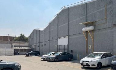 Bodega de 3,710 m2 en Alce Blanco