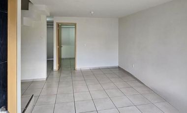 Casa en Renta,  Fracc. Las Terrazas a 10 minutos de Periférico, 2 recámaras, 2 baños