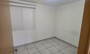 Casa en Renta,  Fracc. Las Terrazas a 10 minutos de Periférico, 2 recámaras, 2 baños