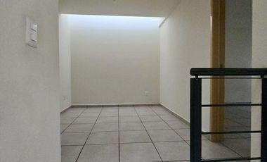 Casa en Renta,  Fracc. Las Terrazas a 10 minutos de Periférico, 2 recámaras, 2 baños