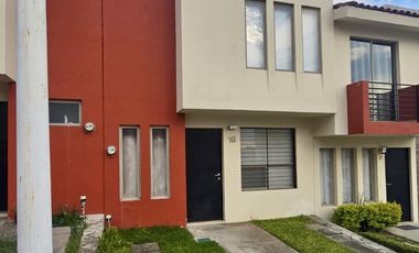 Casa en Renta,  Fracc. Las Terrazas a 10 minutos de Periférico, 2 recámaras, 2 baños