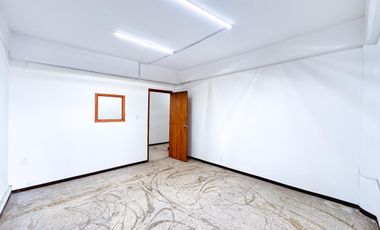 RENTA DE OFICINA EN ESQUINA EN EJE CENTRAL AV. LAZARO CARDENAS ZONA CENTRO