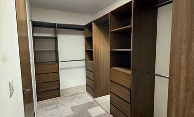 CASA EN VENTA EN PRIVADA TAMORA CONKAL, CON PANELES SOLARES.