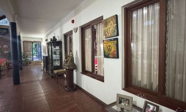 Casa de 8 ambientes, c/cochera, quincho y terraza