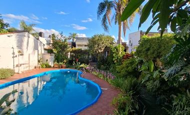 Casa de 8 ambientes, c/cochera, quincho y terraza