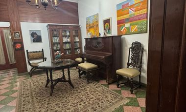 Casa de 8 ambientes, c/cochera, quincho y terraza