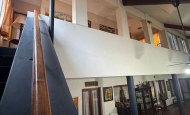 Casa de 8 ambientes, c/cochera, quincho y terraza