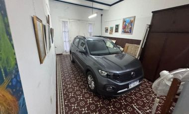 Casa de 8 ambientes, c/cochera, quincho y terraza