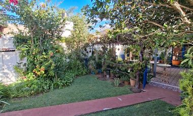 Casa de 8 ambientes, c/cochera, quincho y terraza