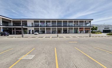 VENTA | RENTA Local Comercial u Oficina de 32 obra gris con 20 m2 terraza