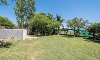 MODERNA CASA, CON 5 DORM, PILETA Y PARRILLA.
