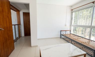 MODERNA CASA, CON 5 DORM, PILETA Y PARRILLA.