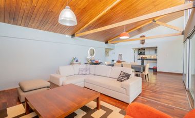 MODERNA CASA, CON 5 DORM, PILETA Y PARRILLA.