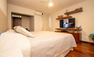 MODERNA CASA, CON 5 DORM, PILETA Y PARRILLA.