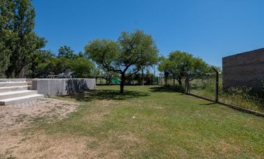MODERNA CASA, CON 5 DORM, PILETA Y PARRILLA.