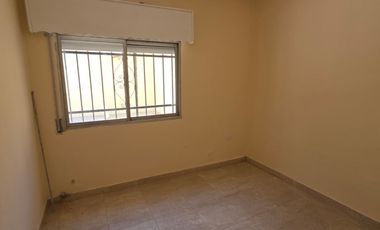 Casa PH en alquiler en Lanus Este