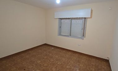 Casa PH en alquiler en Lanus Este