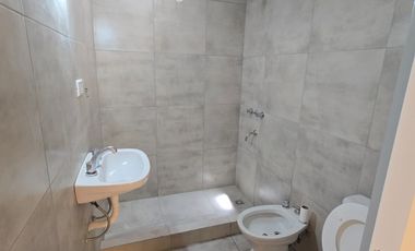 Casa PH en alquiler en Lanus Este