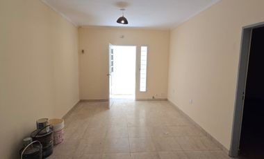 Casa PH en alquiler en Lanus Este
