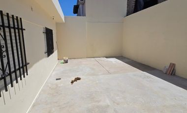 Casa PH en alquiler en Lanus Este