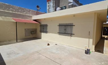 Casa PH en alquiler en Lanus Este